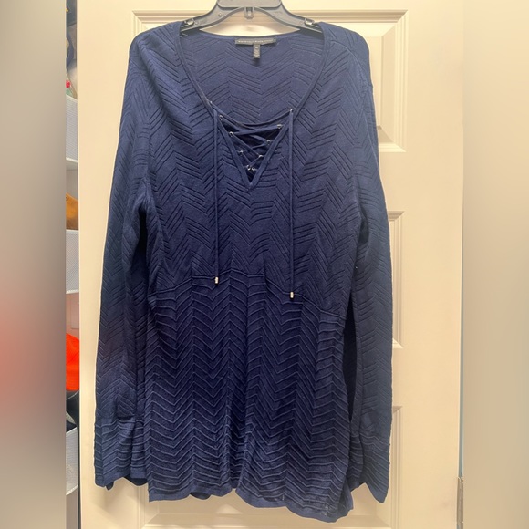 White House Black market, navy blue lace up tunic zigzag hem - Picture 1 of 3